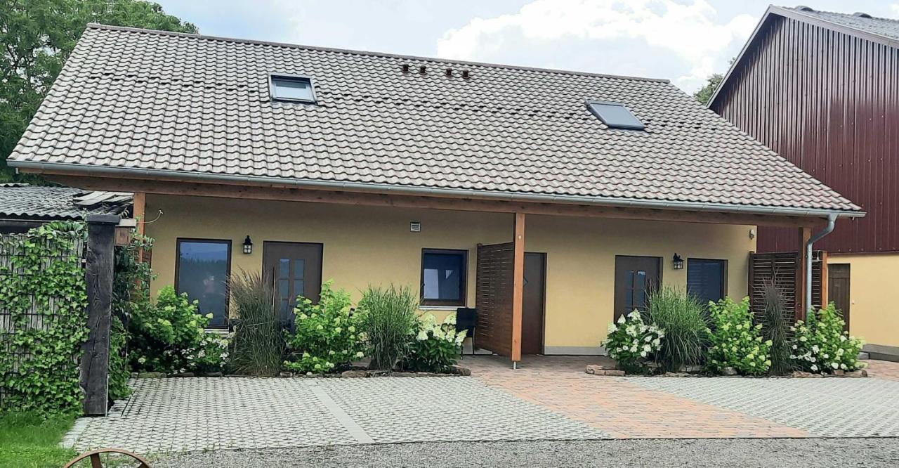 Schoch Apartment *